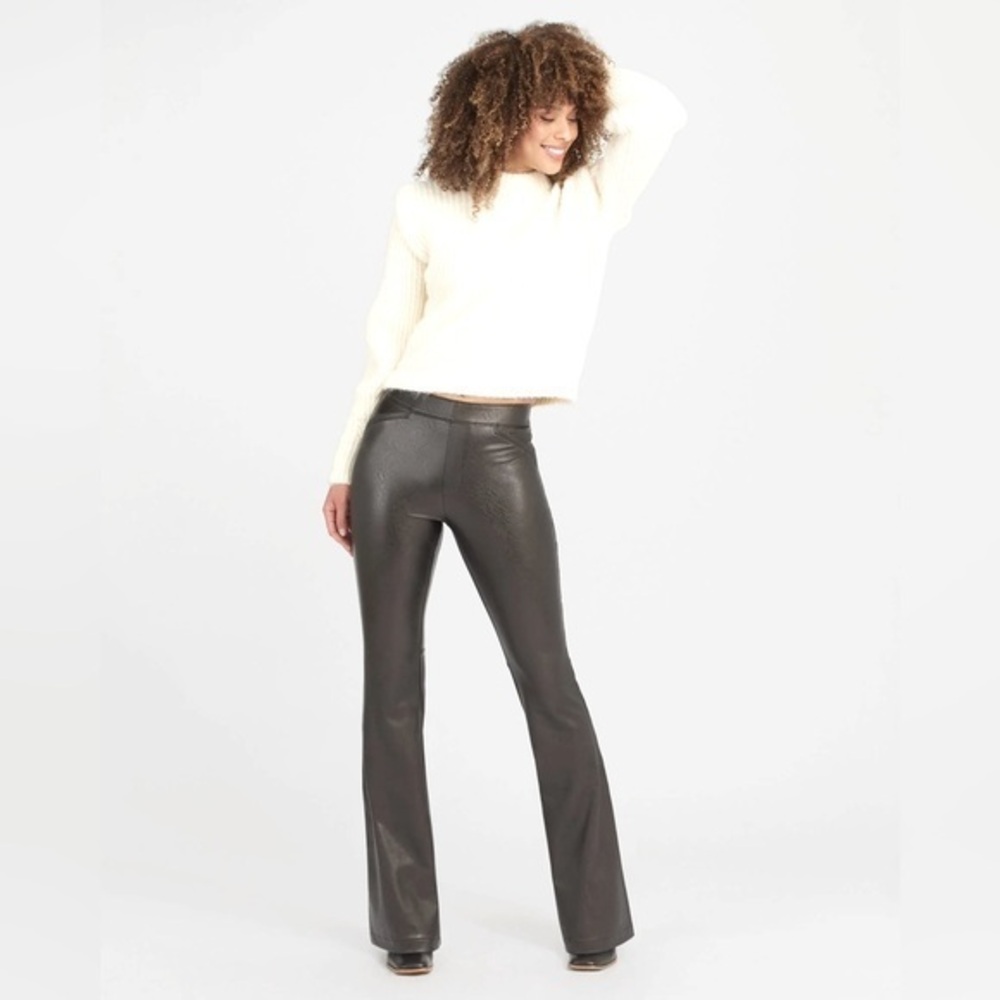 SPANX Bell Bottom Bootcut Sexy Pants EUC L